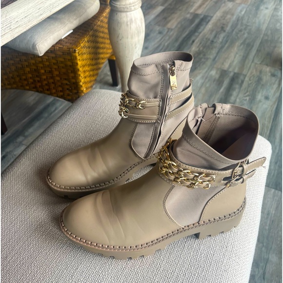 Jones of New York Tan Boots - Picture 1 of 5